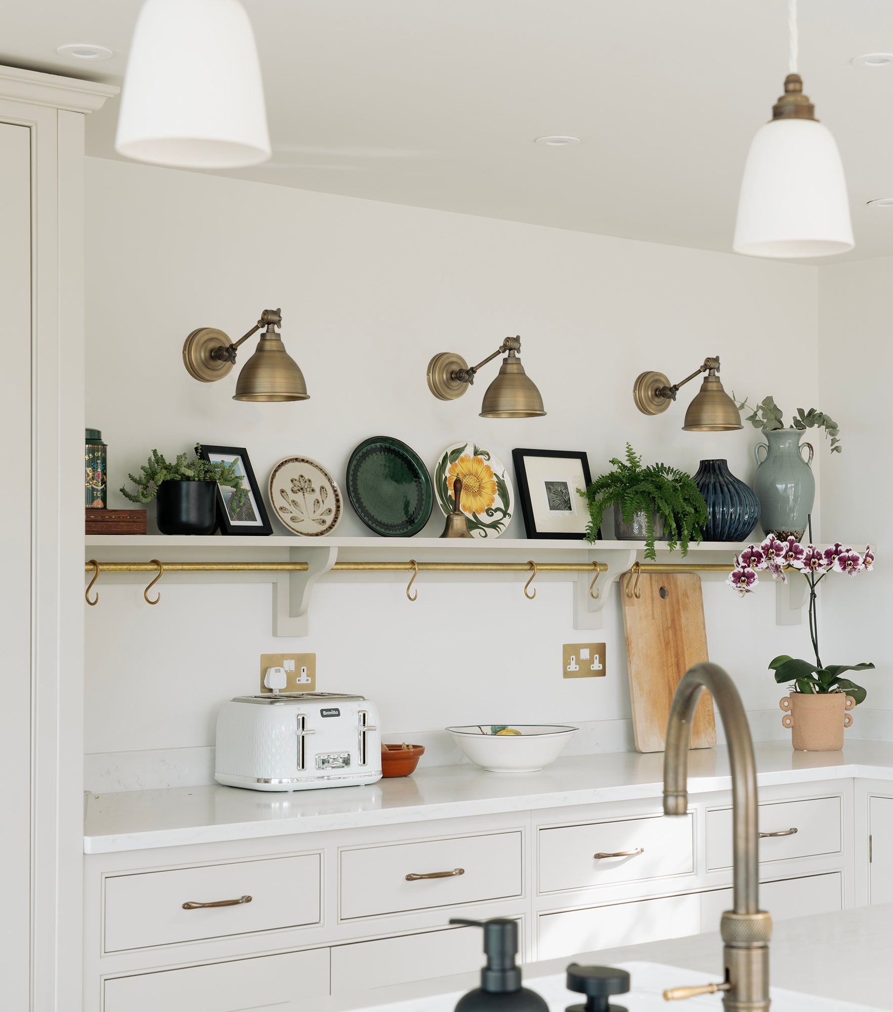 Aged Brass Brindley Wall Light | Aged Brass - From the Anvil - EB London