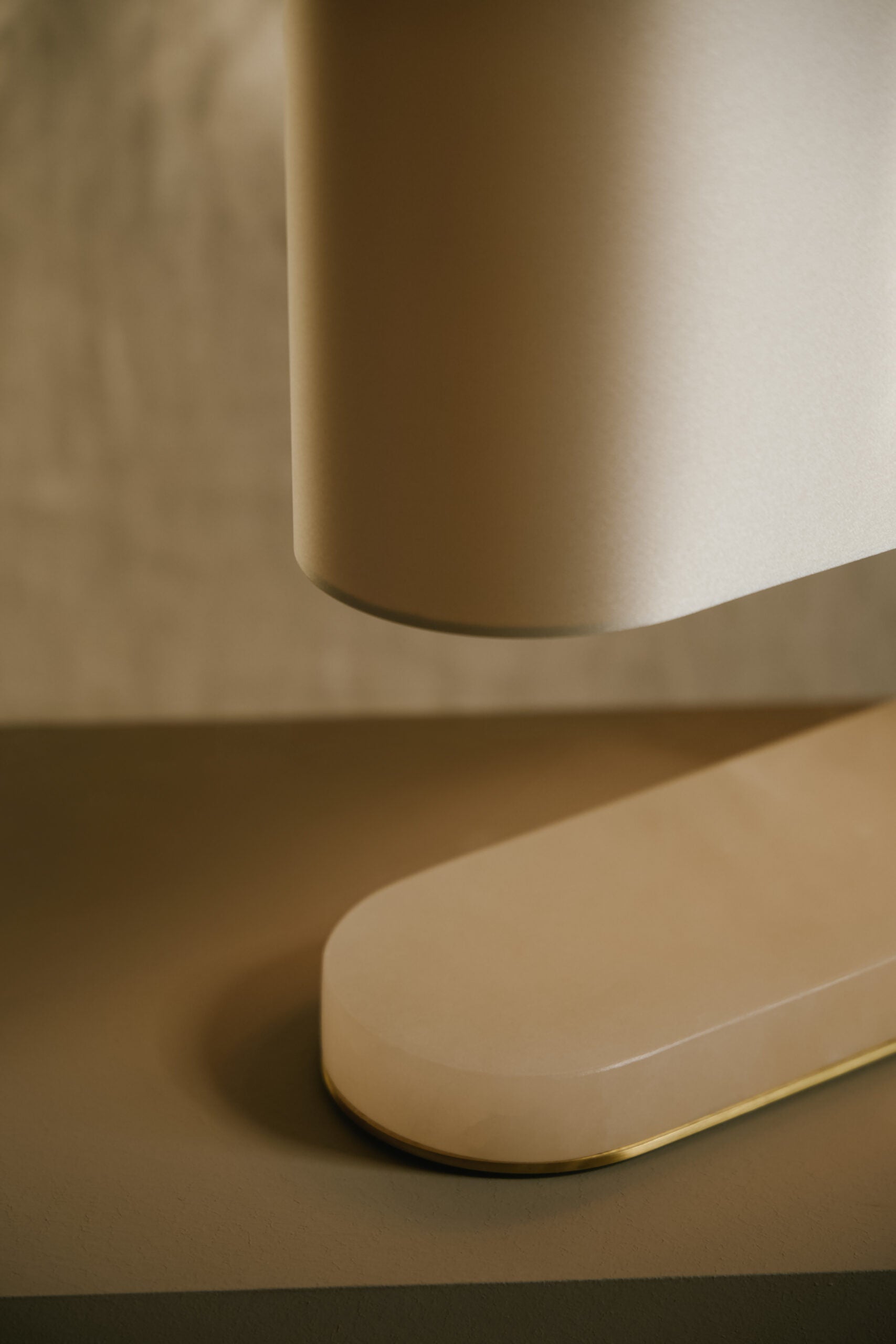 CTO Lighting - Columbo Table Light - Polished Veined Alabaster with Brass Plinth - EB London