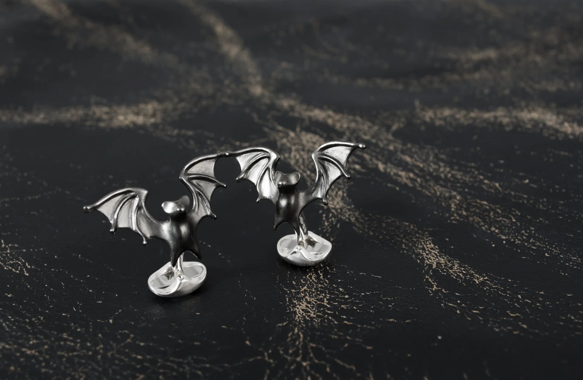 Silver ‘Creepy’ Bat Cufflinks - Deakin & Francis | EB London