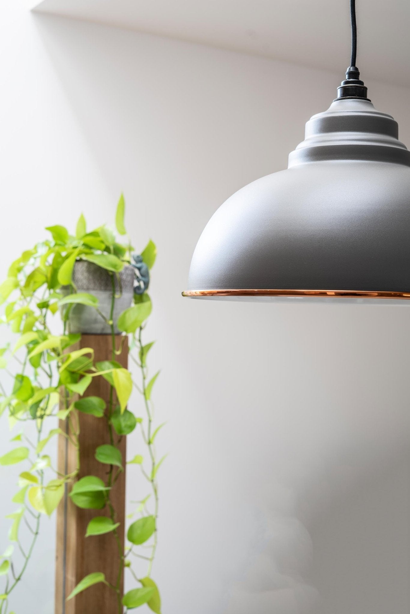 White Gloss Harborne Pendant | Bluff - From The Anvil - EB London