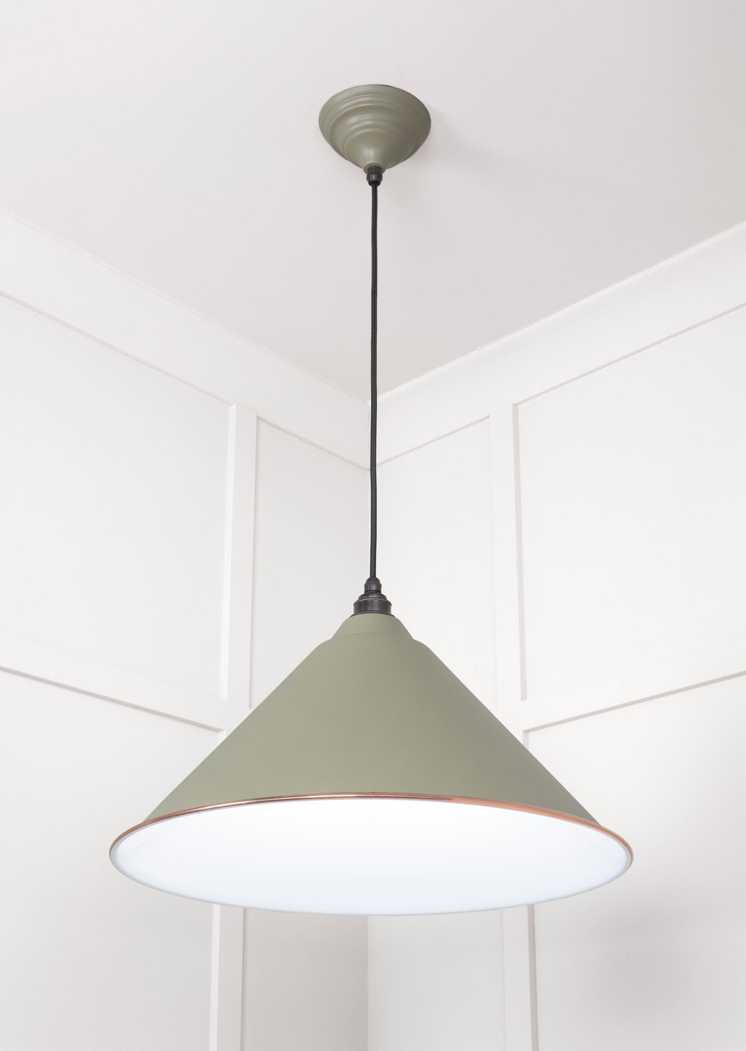 White Gloss Hockley Pendant | Accent Tump - From The Anvil - EB London