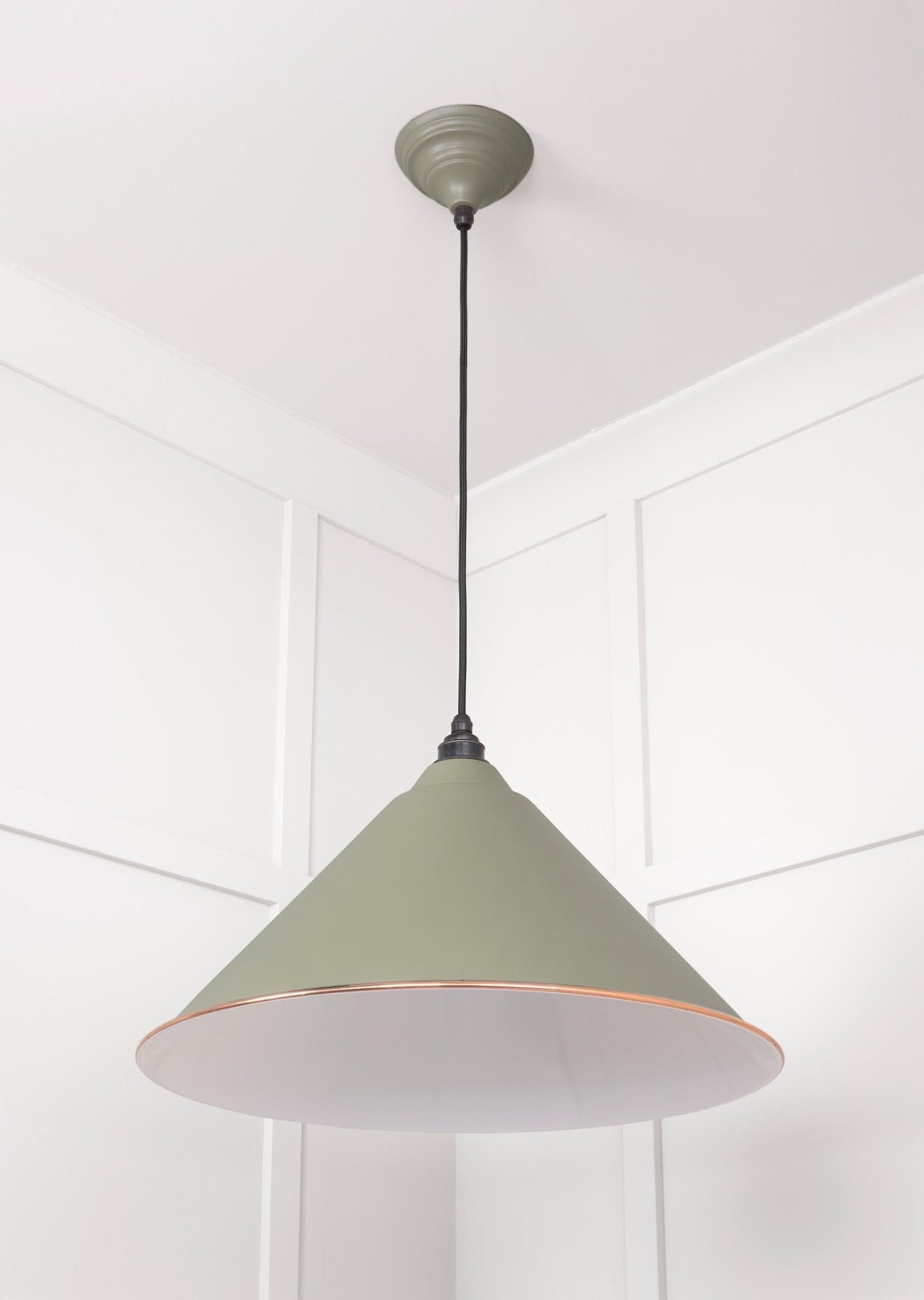 White Gloss Hockley Pendant | Accent Tump - From The Anvil - EB London