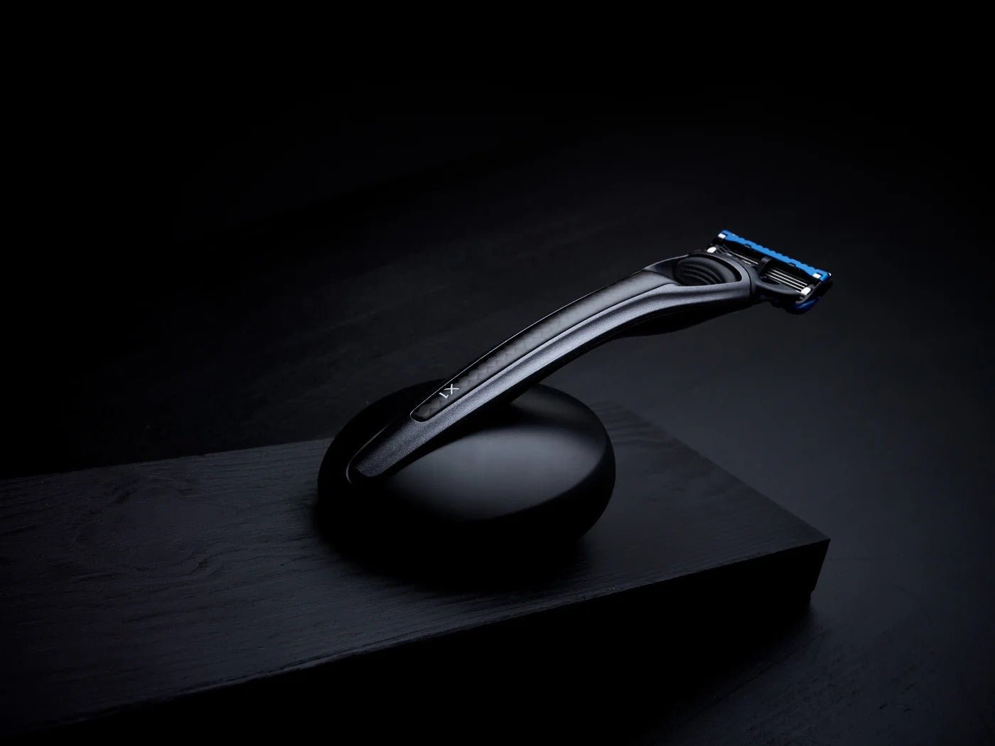 X1 Carbon Shaving Set with Stand (Gillette Fusion5 Razor) - Bolin Webb - EB London